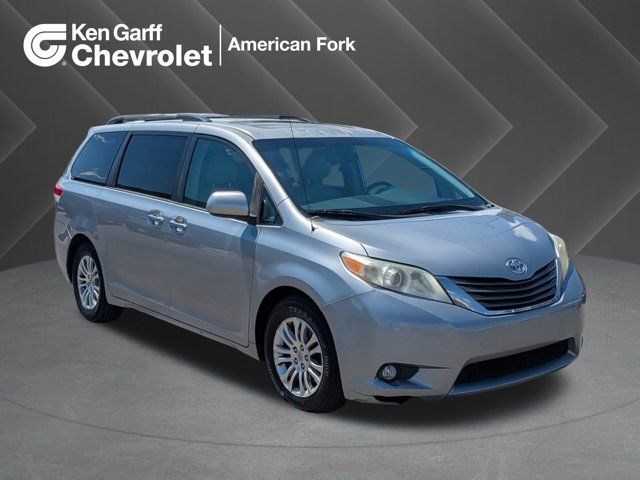 2012 Toyota Sienna XLE AAS