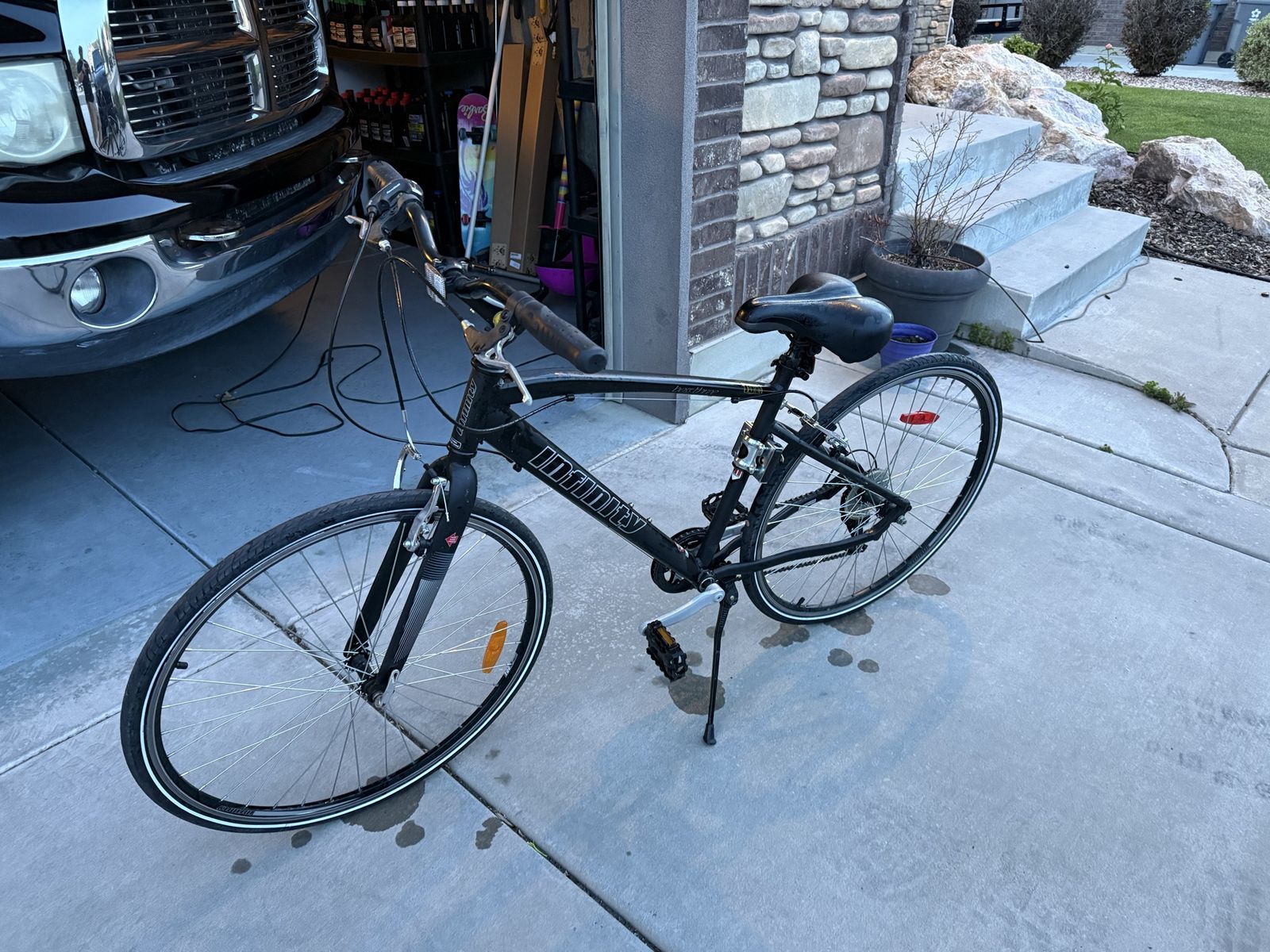 Infinity Boss men’s and women’s bikes