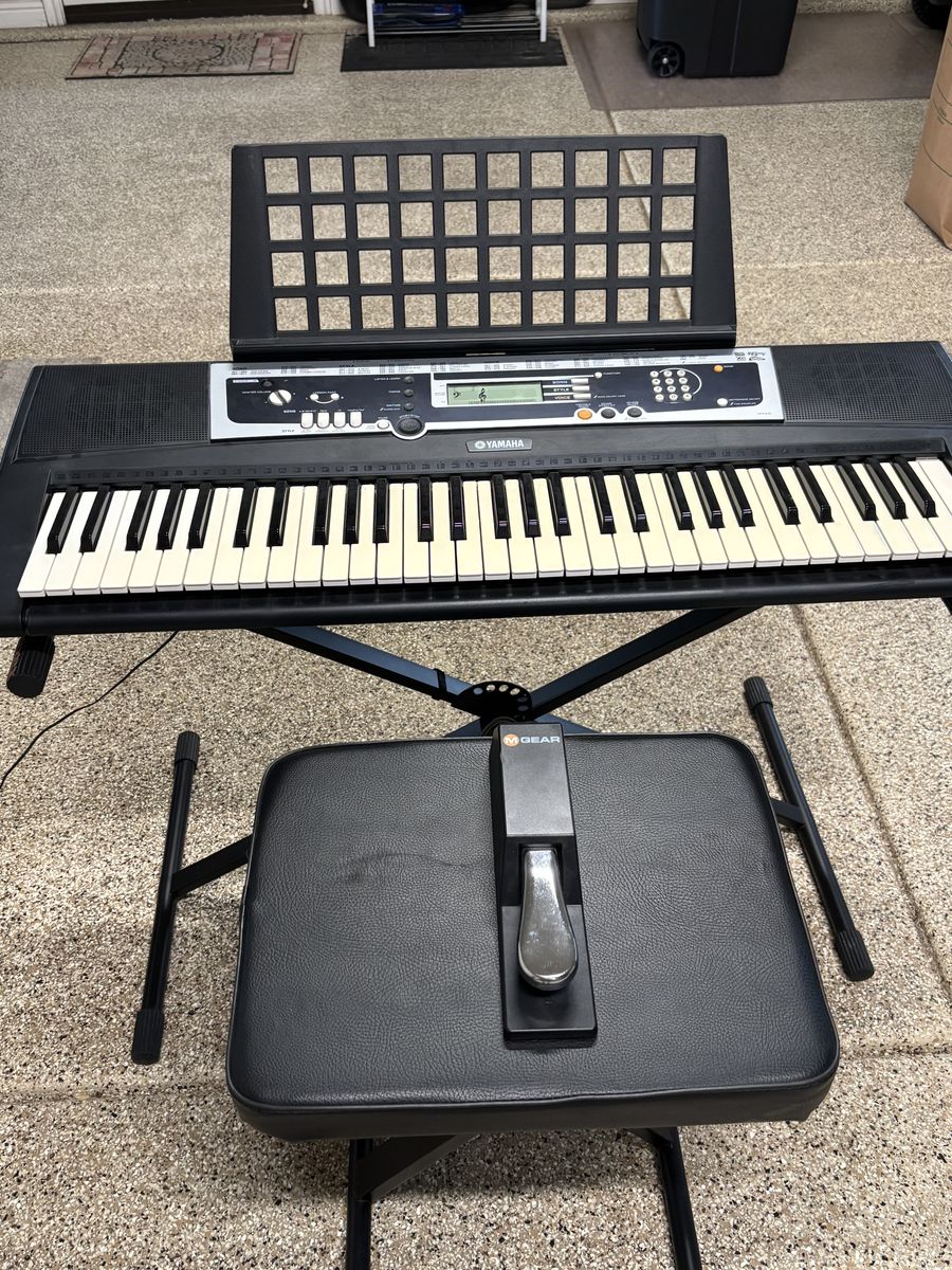 Yamaha Electric Keyboard
