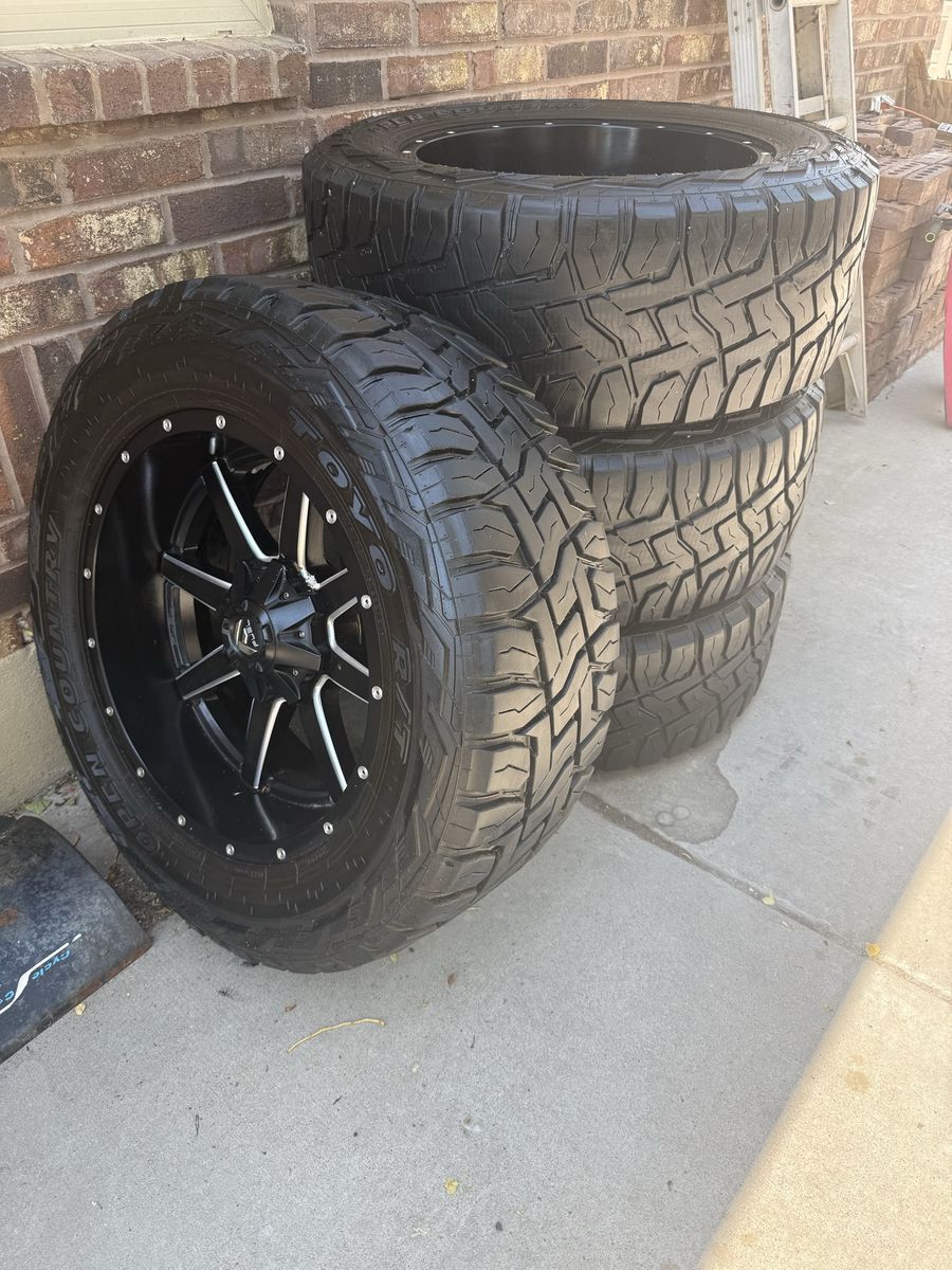 Set of 4 Fuel Off-Road Wheels & Toyo Open Country RT Tires, Black, 37x13.50R22