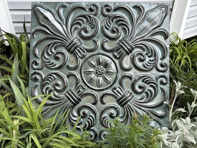 Fun metal yard decor 36x36