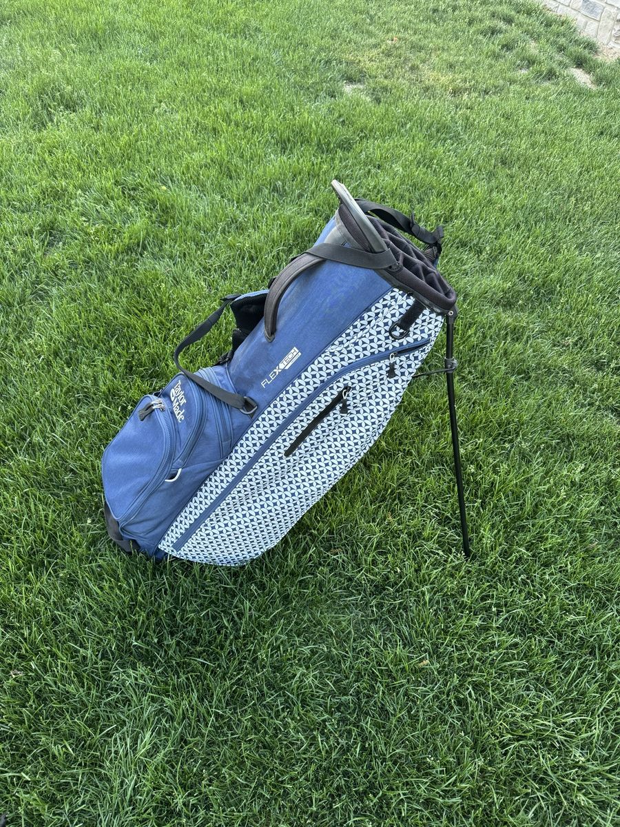 TaylorMade FlexTech Crossover Golf Stand Bag 14-Way Divider