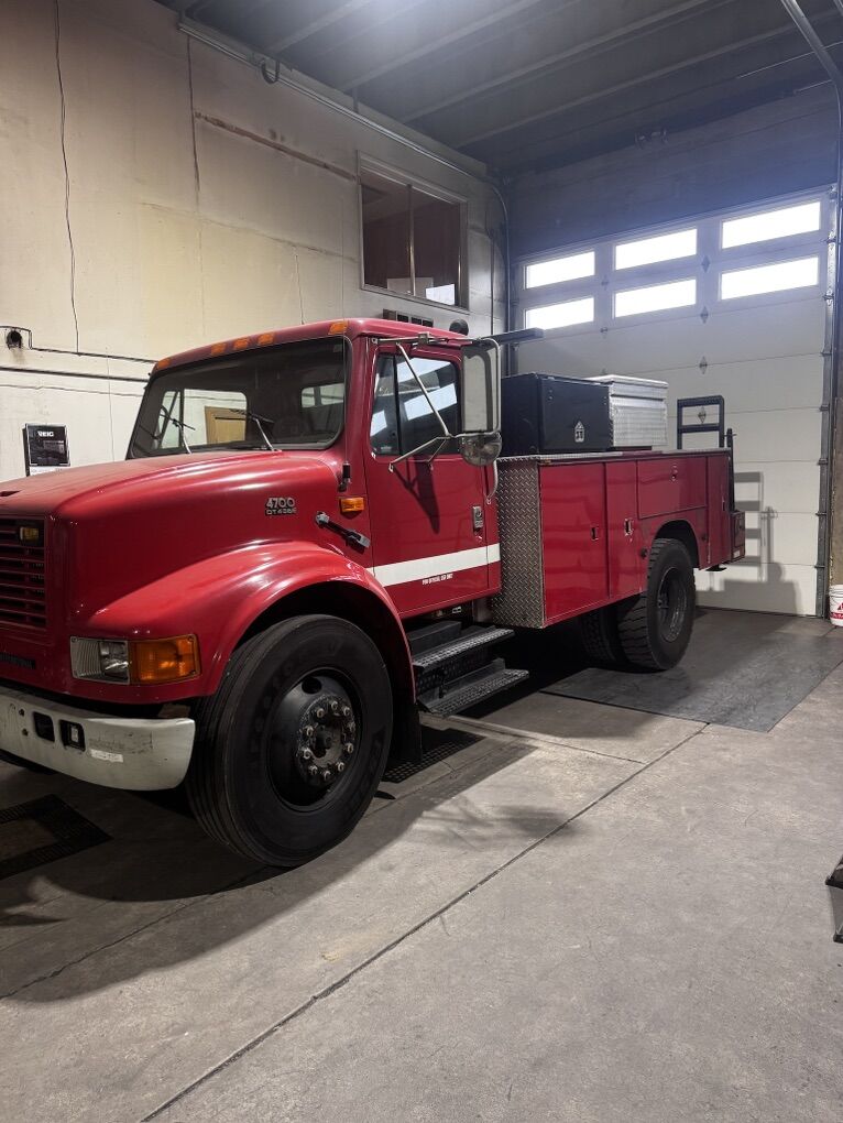 1996 International 4700 DT 466