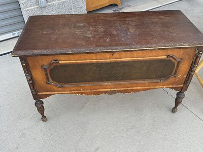 Vintage 1935 Wooden Storage Chest with Turned Legs and Decorative Inlay
