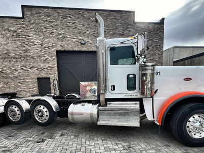 2020 PETERBILT 389