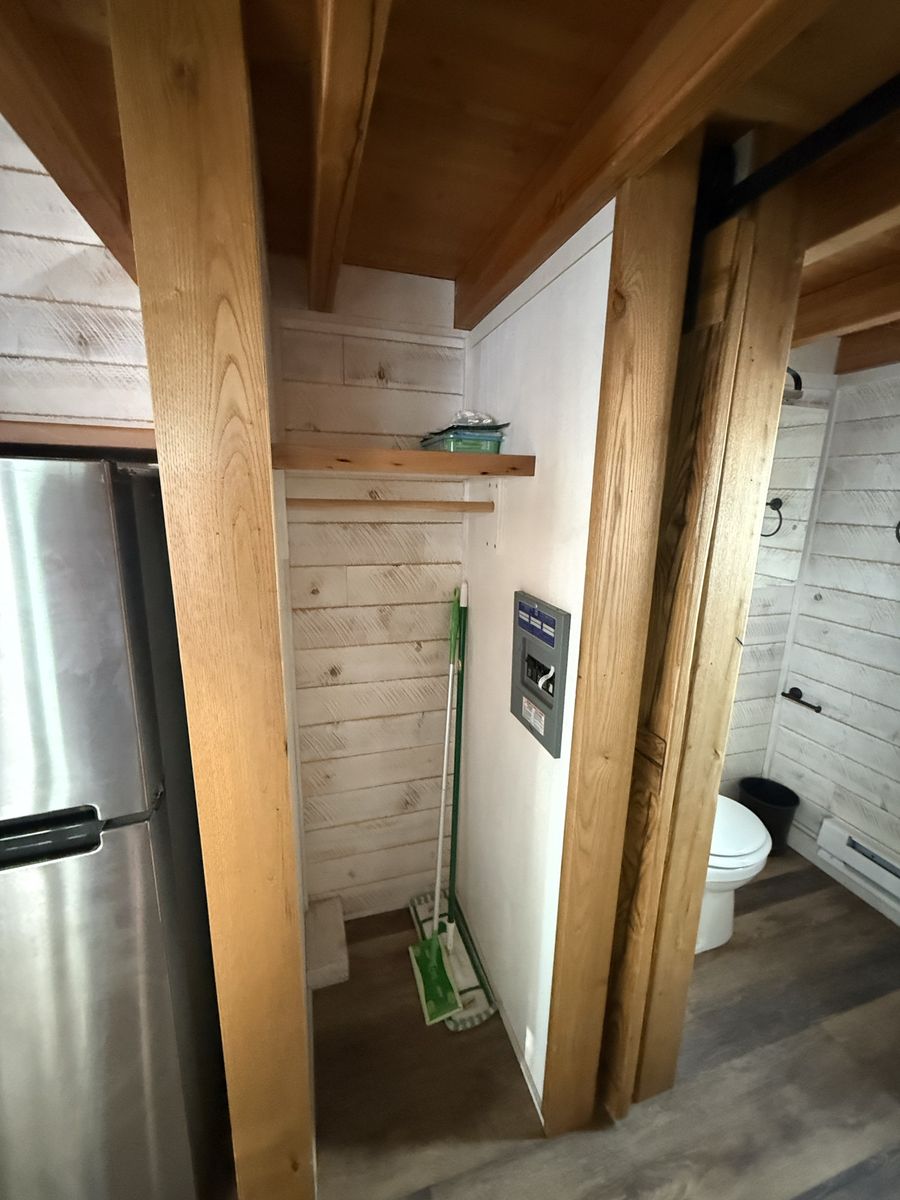 Main image 10