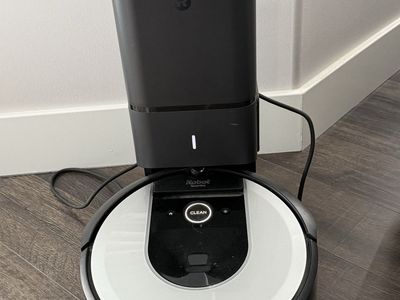 The iRobot Roomba i7 series