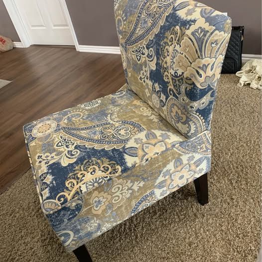 NEW - Ashley Signature accent chair