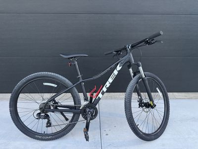 Trek Marlin 4 size small