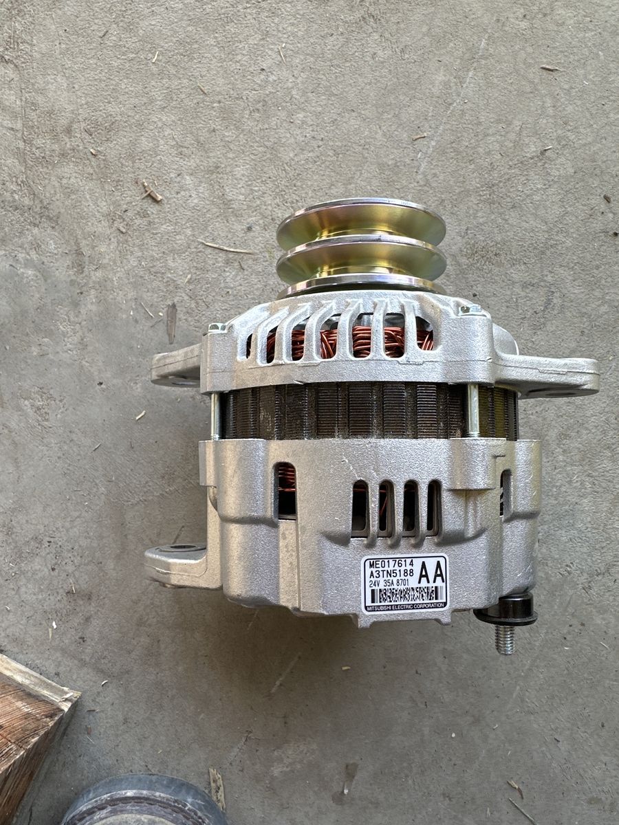 New Mitsubishi Alternator 24V Holland E160 Excavator Generator Forklift Pump