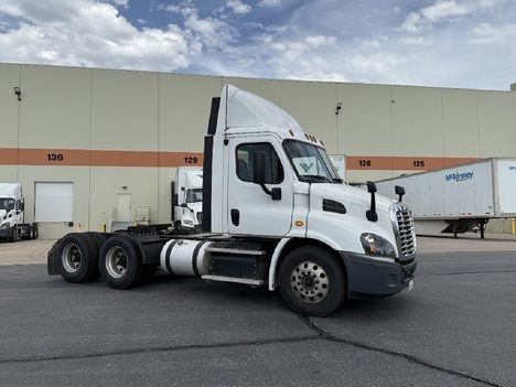 2018 Freightliner Cascadia 113 Day Cab