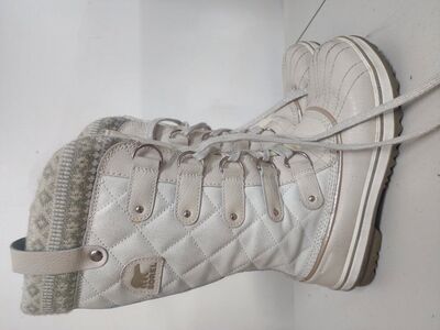 Sorel Joan of Arctic Holiday edition size 8