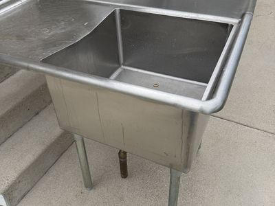 Stainless steel sink