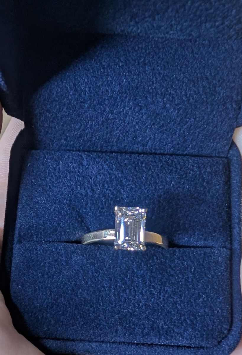 Stunning 1.85 Carat Lab-Grown Emerald Cut Diamond Engagement Ring – IGI Certified!