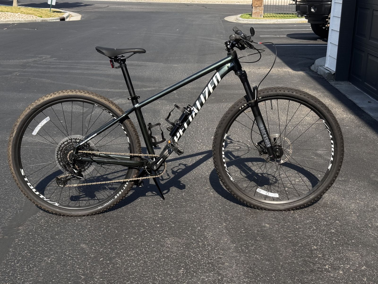 Like New Specialized Rockhopper Expert - Medium - Tubeless 29er