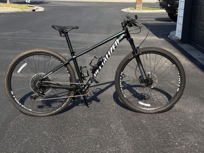 Like New Specialized Rockhopper Expert - Medium - Tubeless 29er