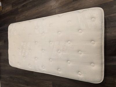 Sertapedic pillowtop, like new, single mattress fo