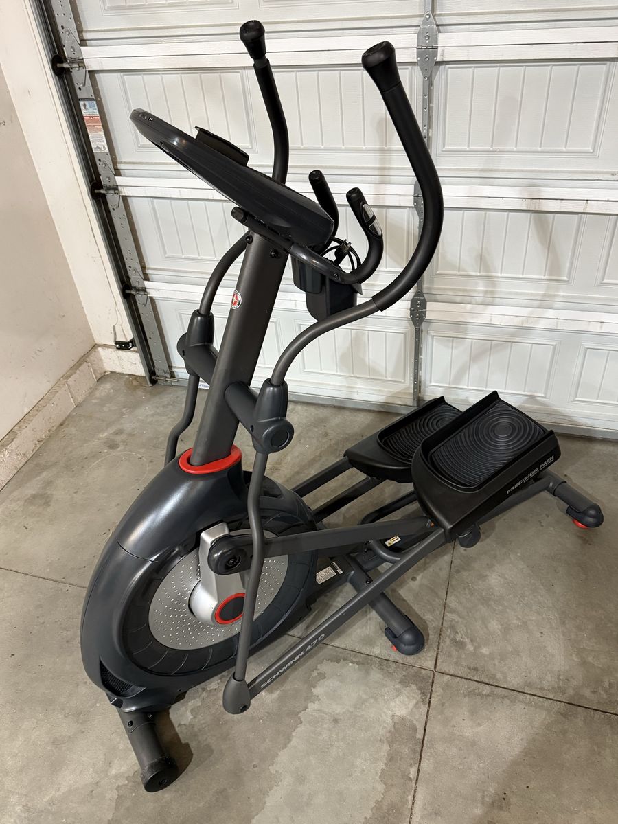 Schwinn 470 Elliptical (DELIVERY INCLUDED)
