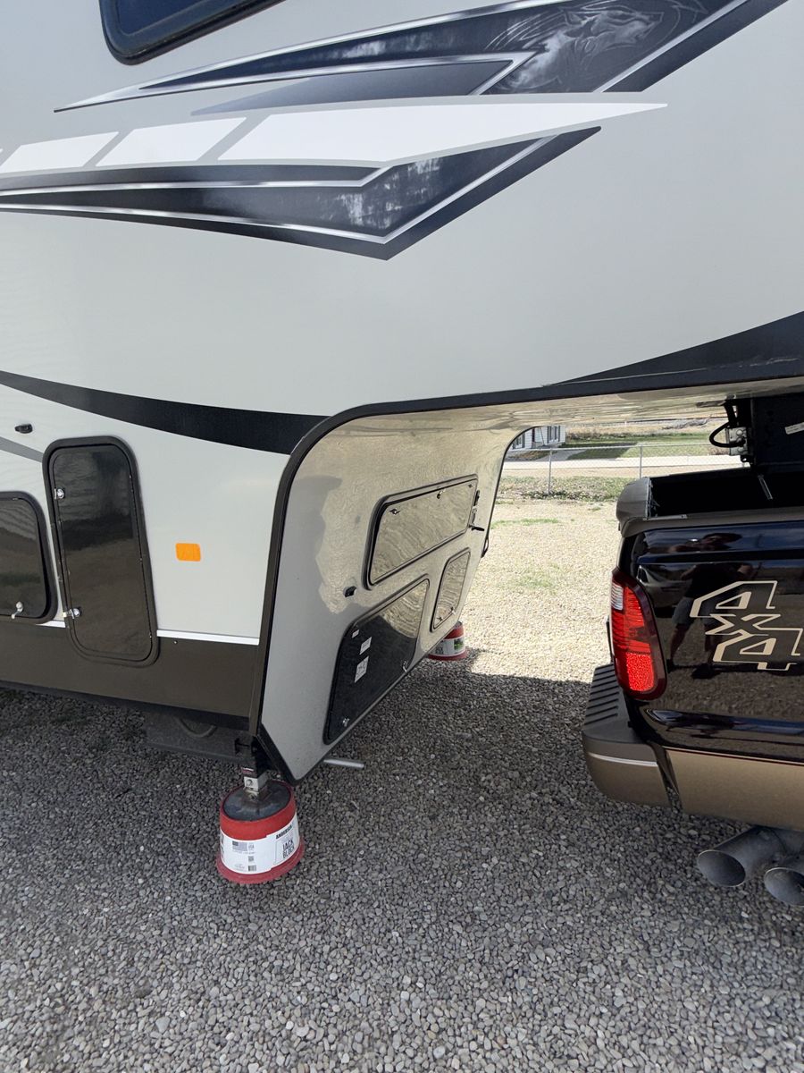 2022 365 16 5th WHEEL WOLF PACK TOY HAULER PLAT