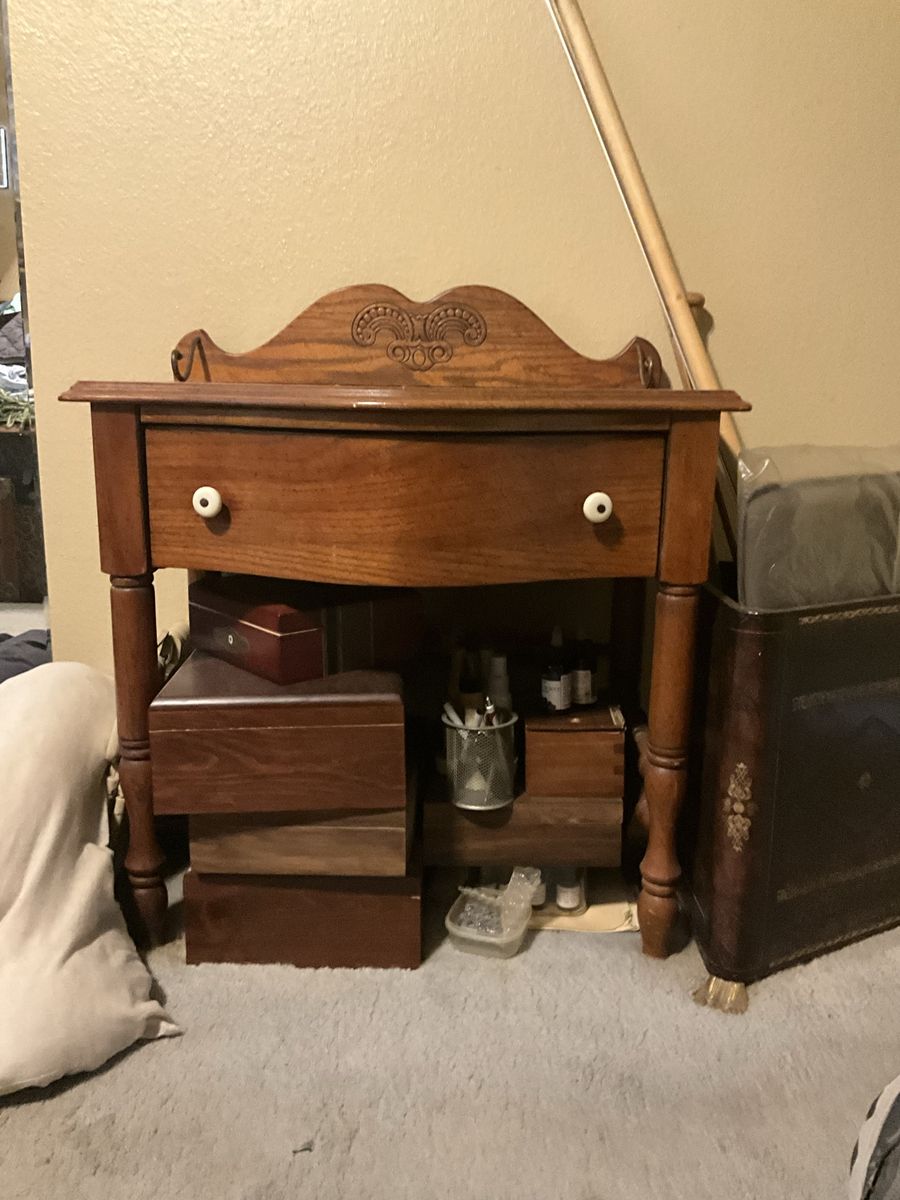 Night stand/wash stand table