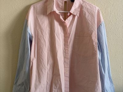 Size M forever 21 woman’s button up top