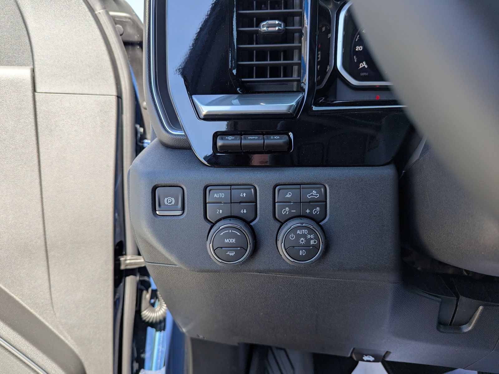 Main image 12