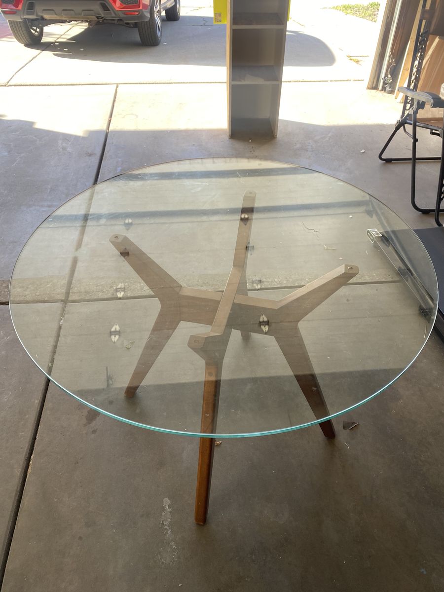 West Elm Jensen - 42” Round Dining Table