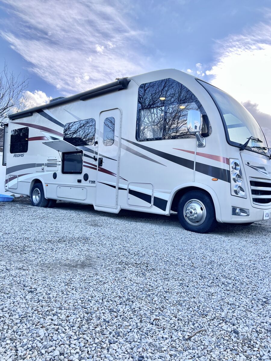 2018 Thor Motor Coach Vegas RUV 25.2 Mileage 6681