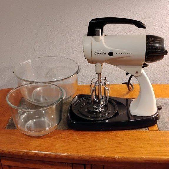 Sunbeam Mixmaster stand mixer retro collectible 1957-1967