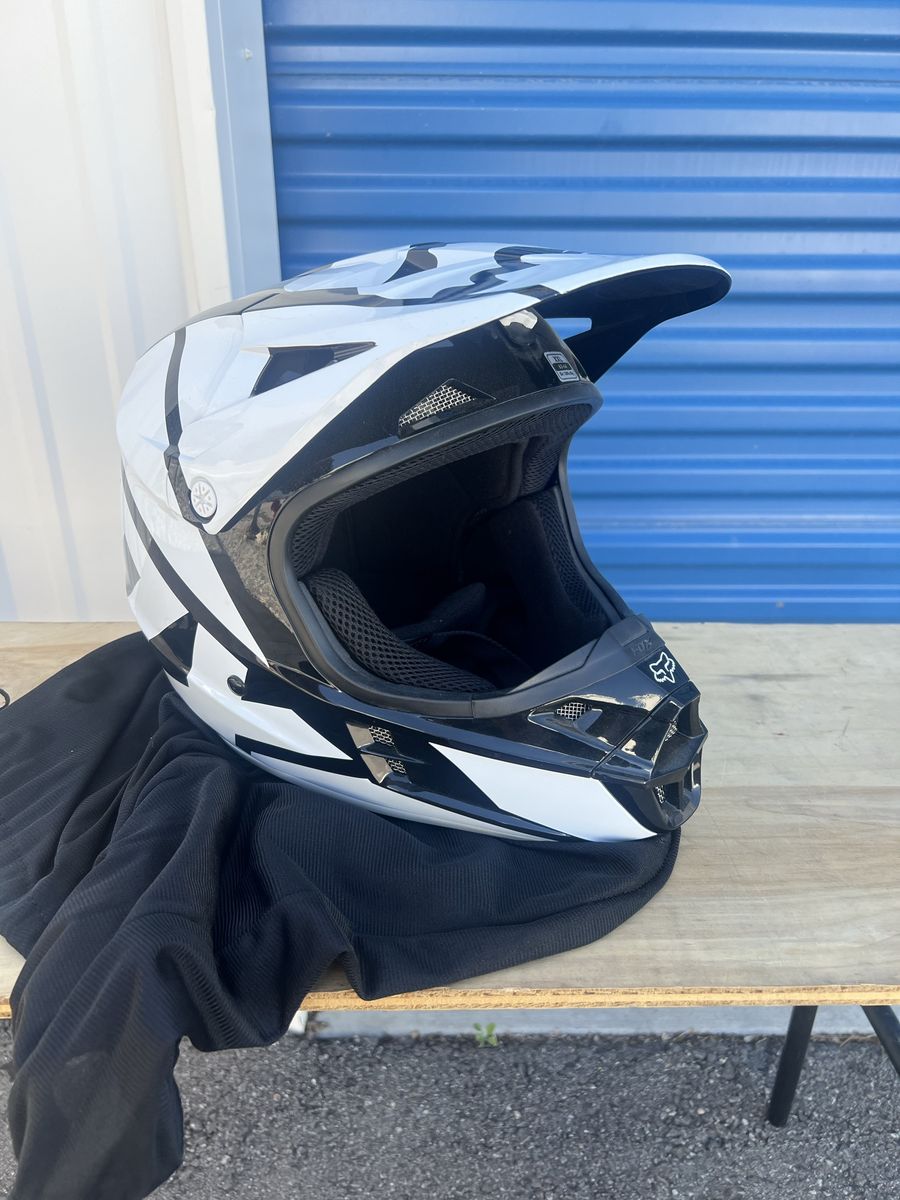 Fox Racing V1 Motocross Helmet