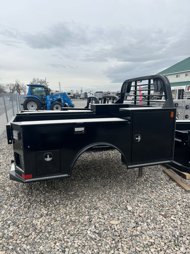 CM TMX 7X8'6 Tradesman Bed