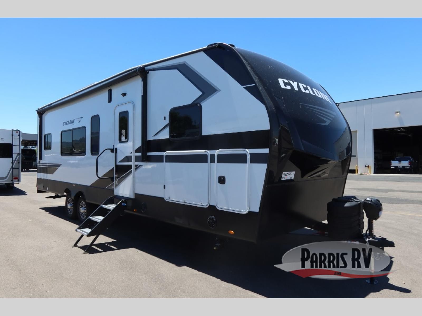 New 2027 Heartland Cyclone 2615
