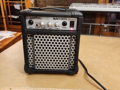Washburn small guitar amp, "Bad Dog" Model BD8, Sounds and looks great.