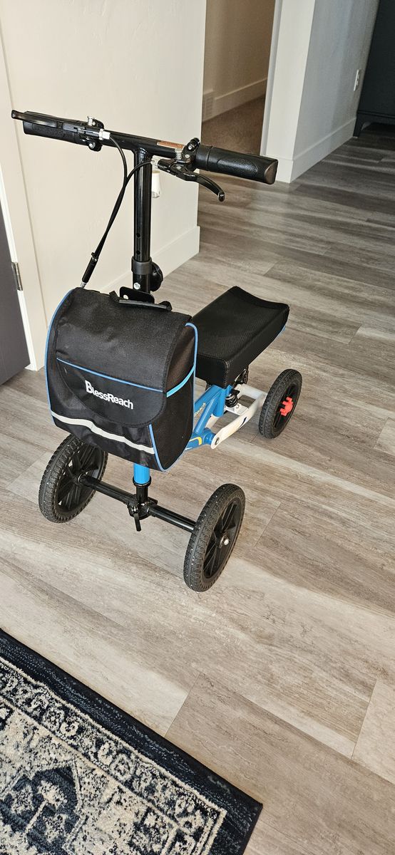 Knee scooter