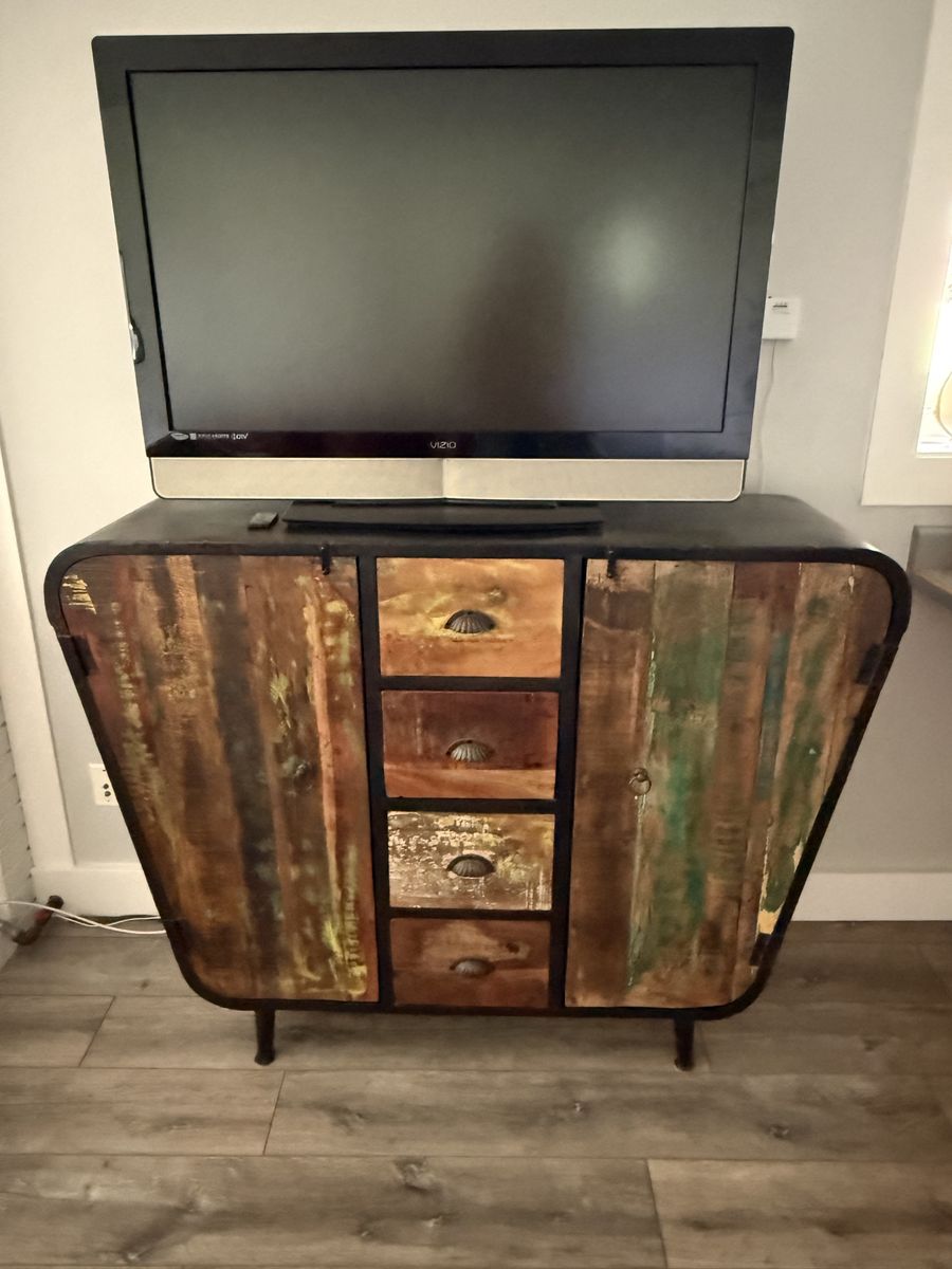 Cabinet/TV Stand