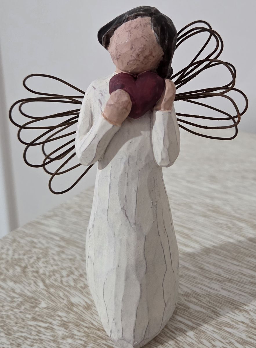 Willow Tree Angel of the Heart Figurine Demdaco Susan Lordi 2000