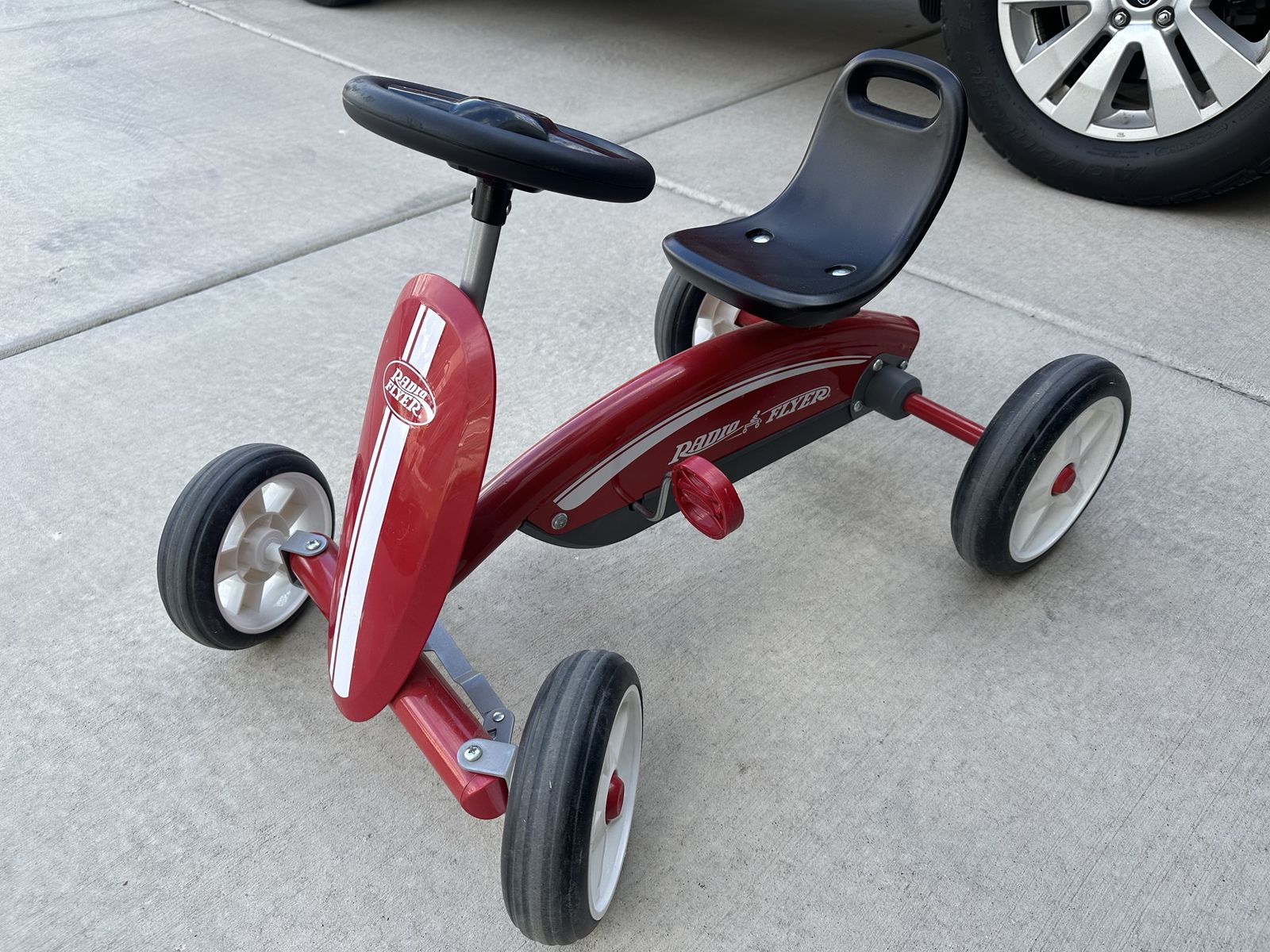 Radio Flyer 4-Wheel Pedal Trike (Red)
