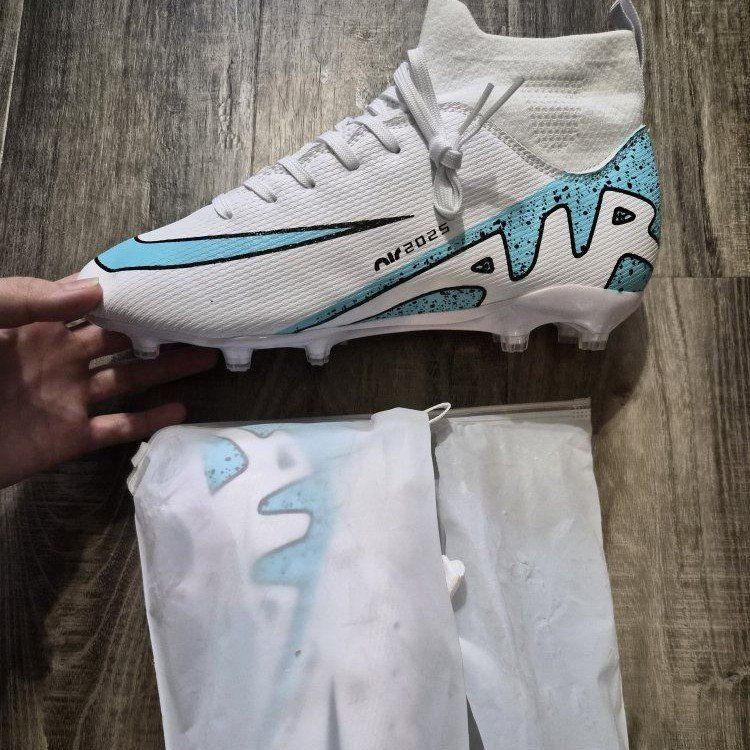 New Soccer Cleats - White/Light Blue size 40