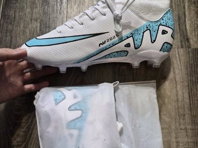 New Soccer Cleats - White/Light Blue size 40