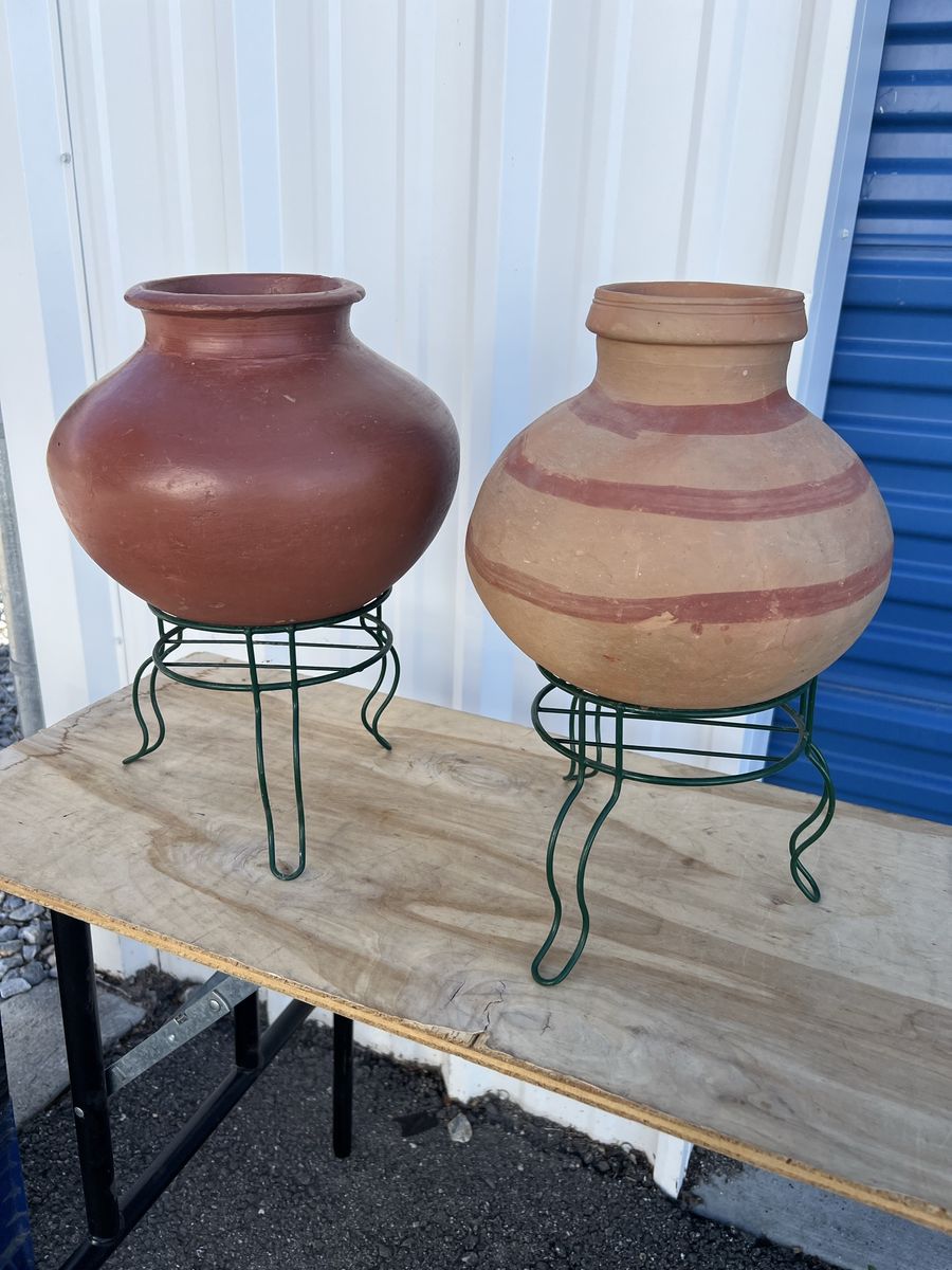 rustic Mexican terra cotta pottery jar