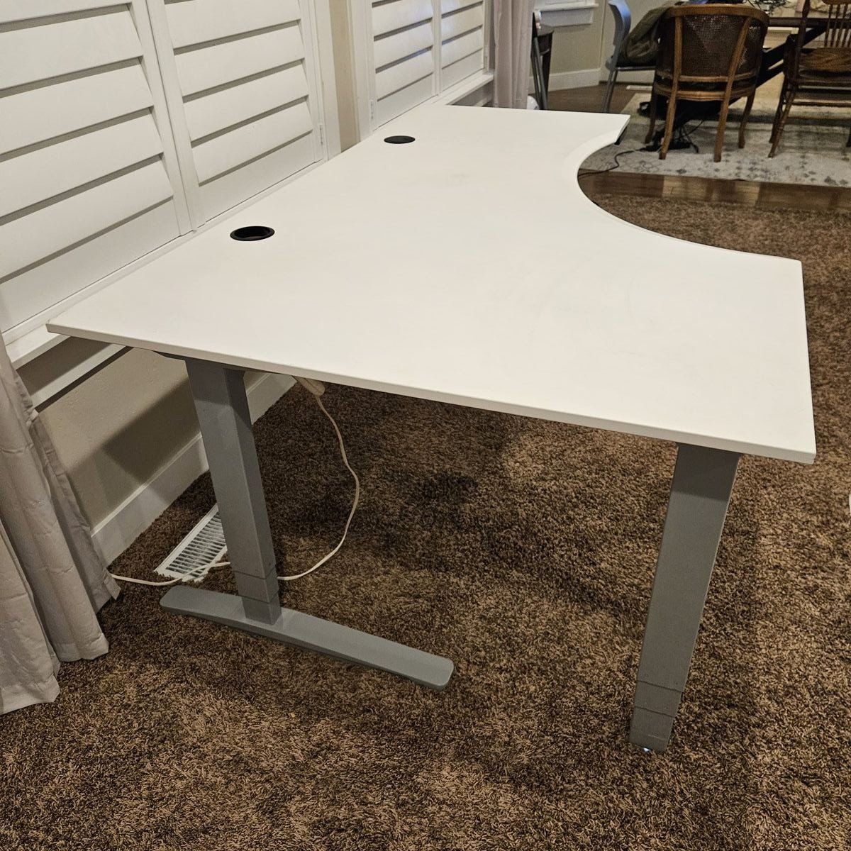 Beautiful Clean Uplift Standing Desk