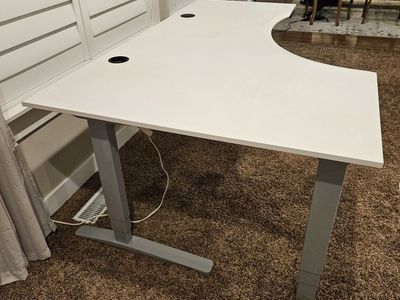 Beautiful Clean Uplift Standing Desk