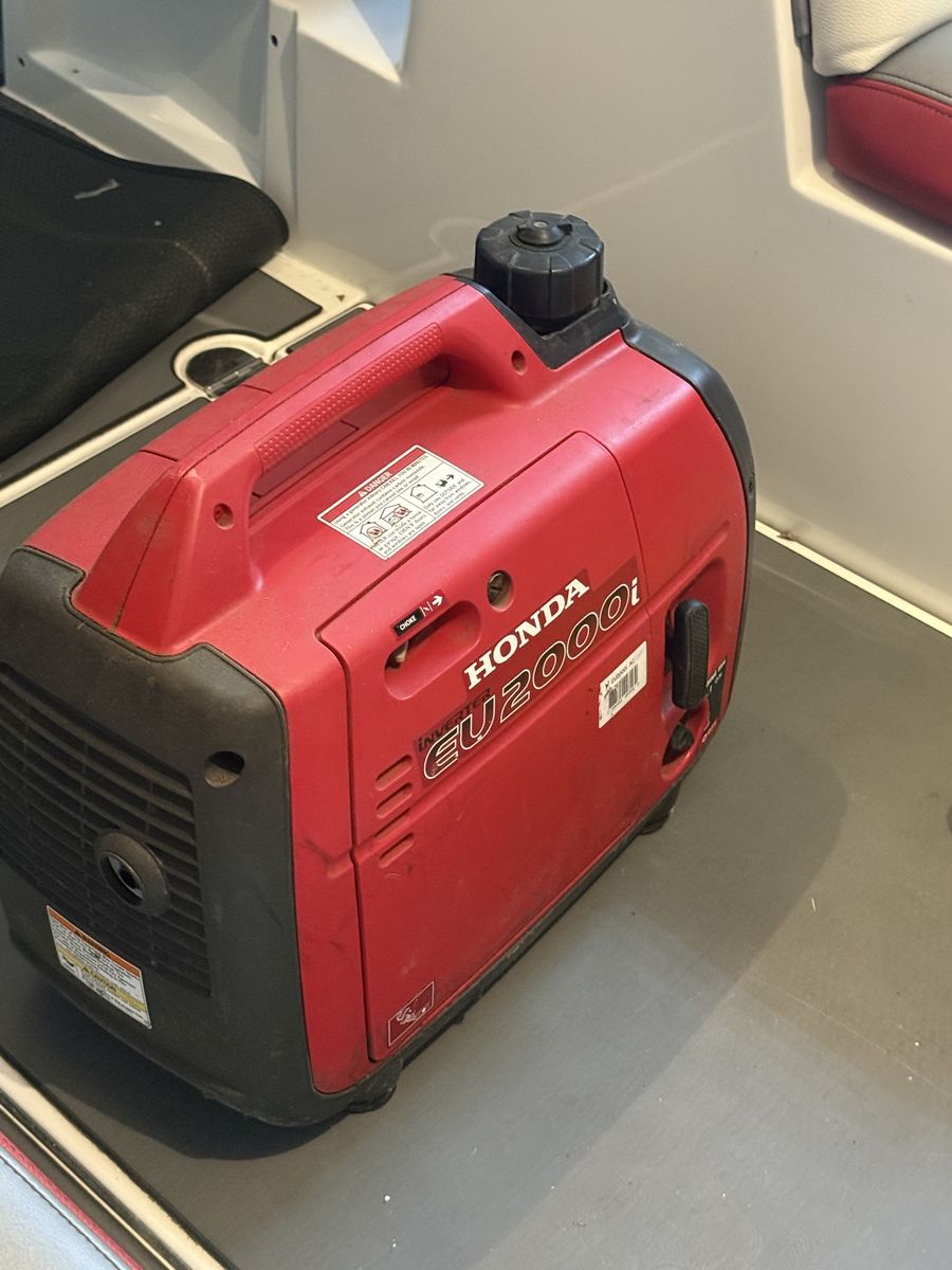 Honda EU2000i Inverter Generator - Portable, Quiet, Reliable Power
