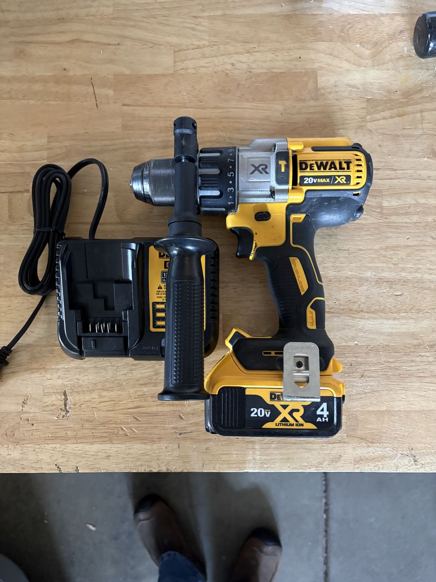 Made in USA DeWalt 3 Speed Hammer Drill Drill / Driver
