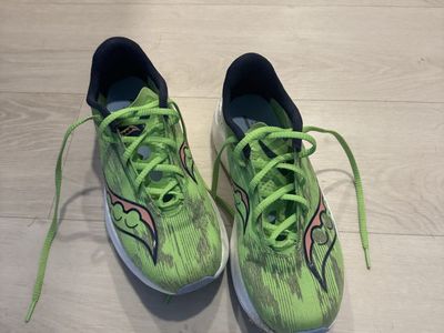 Saucony Pro 2 size men’s 9.5