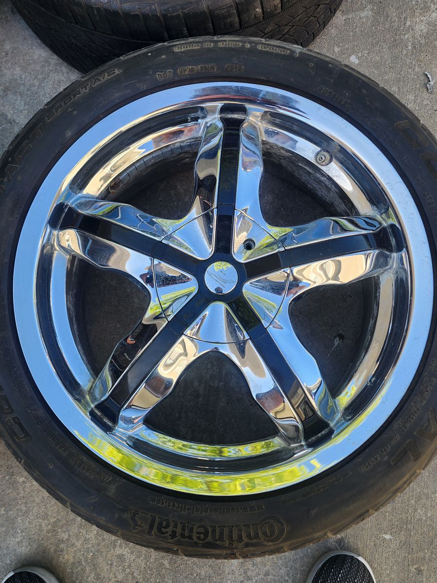 17" Plantinum Widow Chrome wheels with black insert