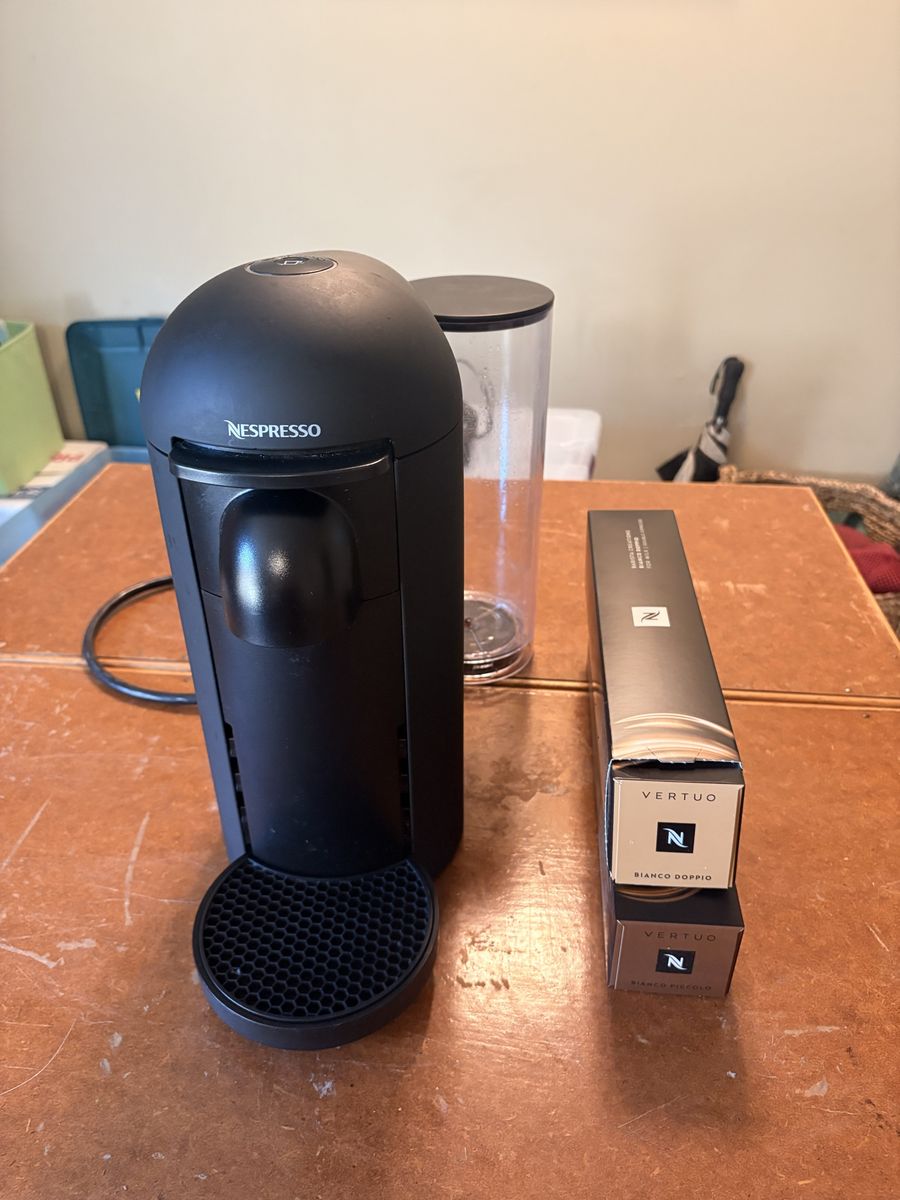 Nespresso VertuoPlus Coffee & Espresso Maker by De'Longhi - Black, Used, with Pods