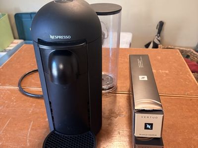 Nespresso VertuoPlus Coffee & Espresso Maker by De'Longhi - Black, Used, with Pods