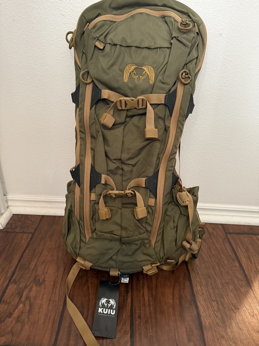 Kuiu 3600 small/ medium hunting pack