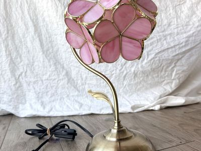 Bieye Tiffany Style Table Lamp Pink Cherry Blossom Stained Glass Flower Decor